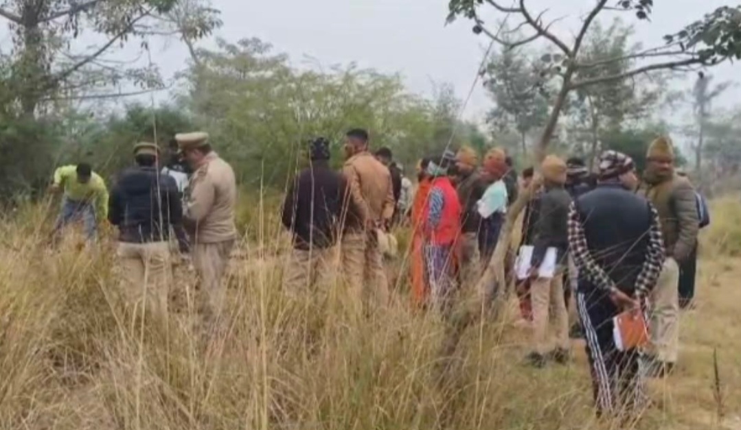 लखीमपुर खीरी: दलित किशोरी से दरिंदगी के बाद जबरन दफनाया शव, 20 दिन बाद कब्र से निकली लाश